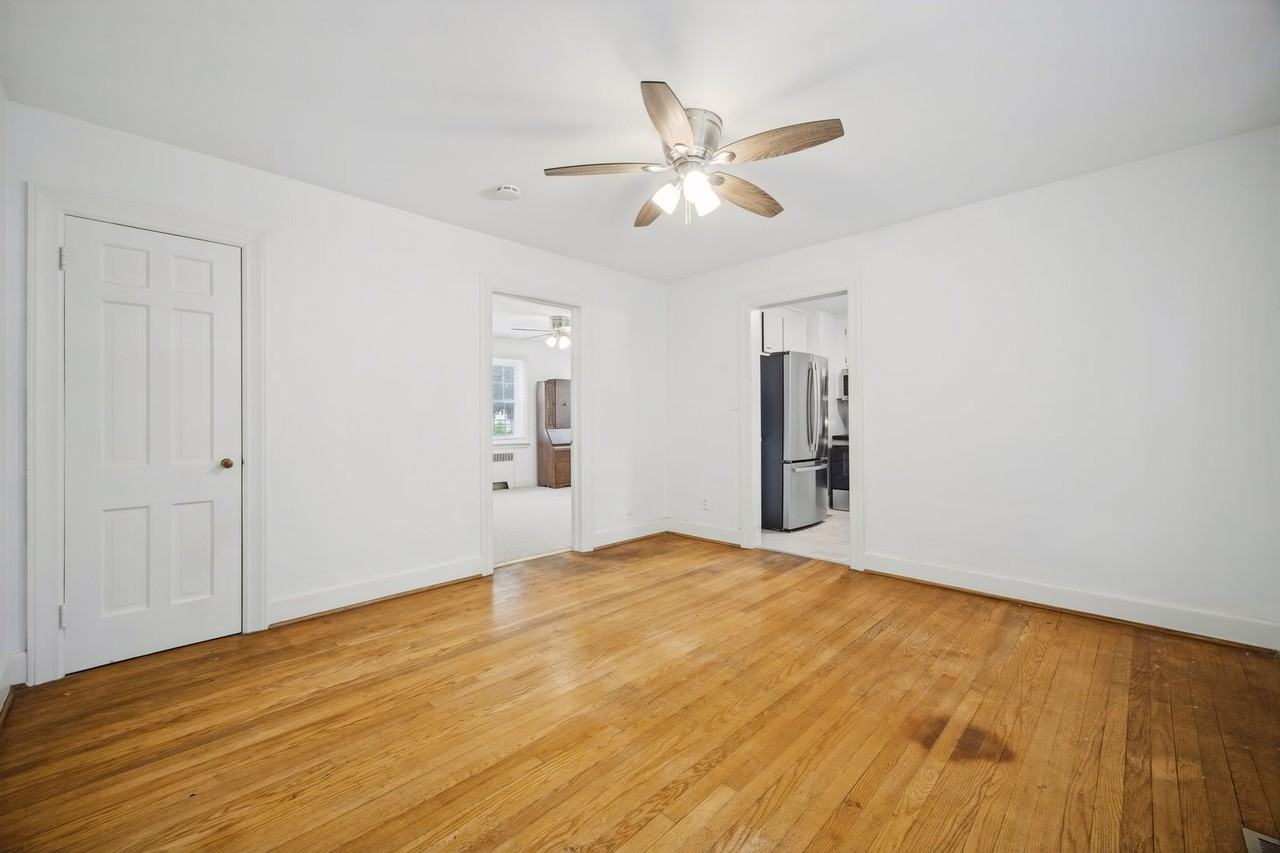 9450 Selby Pl - Photo 7 of 37