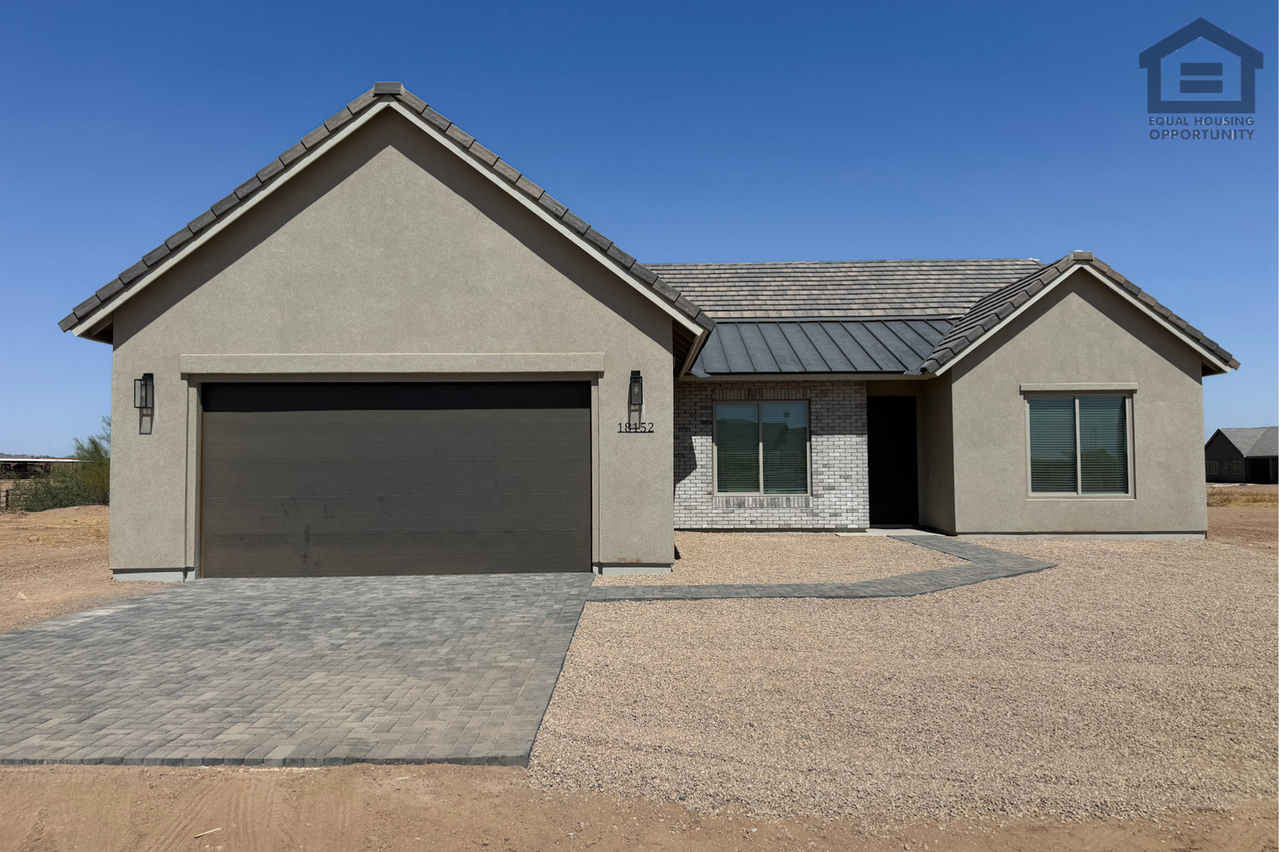 18152 W Morning Vista Ln - Photo 3 of 37