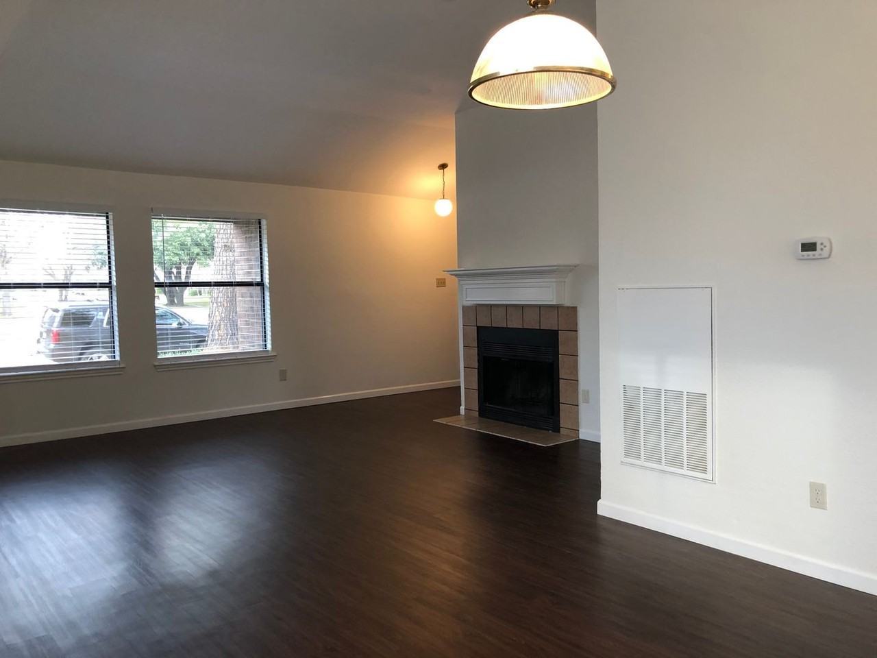208 E Denton Dr - Photo 3 of 28