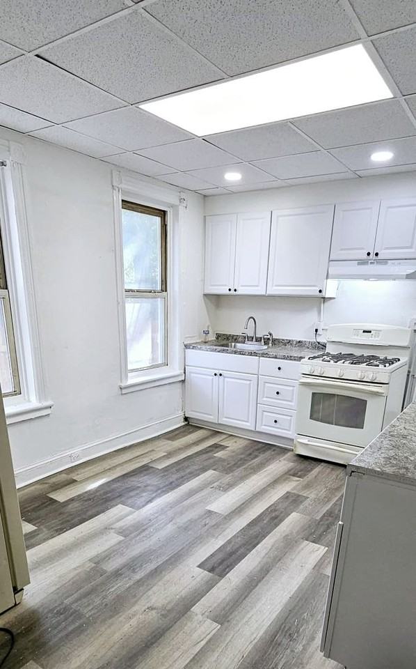 531 Stuyvesant Ave - Photo 3 of 18