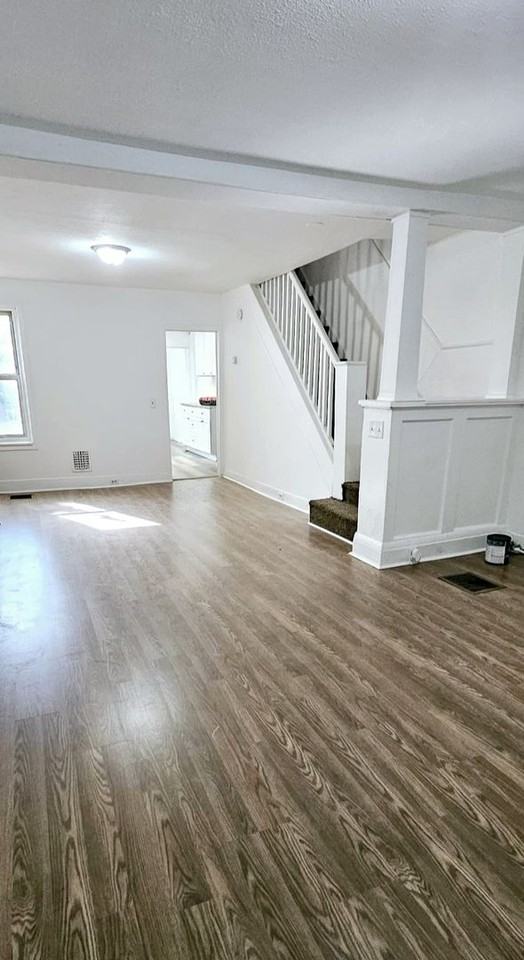 531 Stuyvesant Ave - Photo 4 of 18