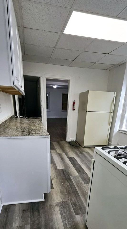 531 Stuyvesant Ave - Photo 6 of 18