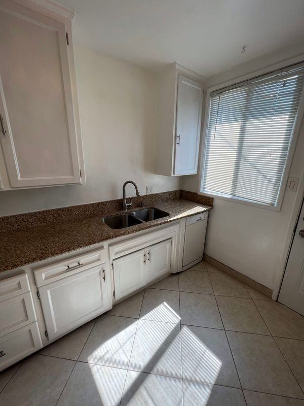 7400 Midfield Ave - Photo 2 of 13