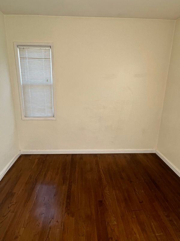 7400 Midfield Ave - Photo 4 of 13