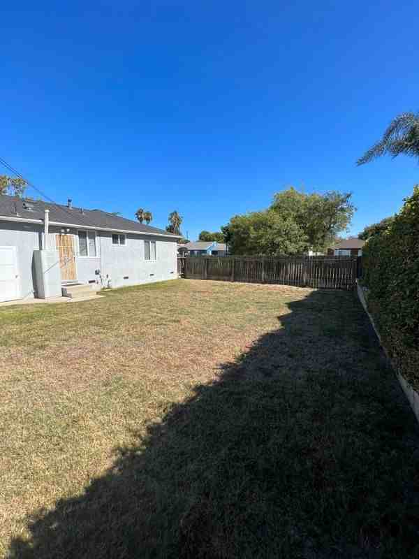 7400 Midfield Ave - Photo 7 of 13