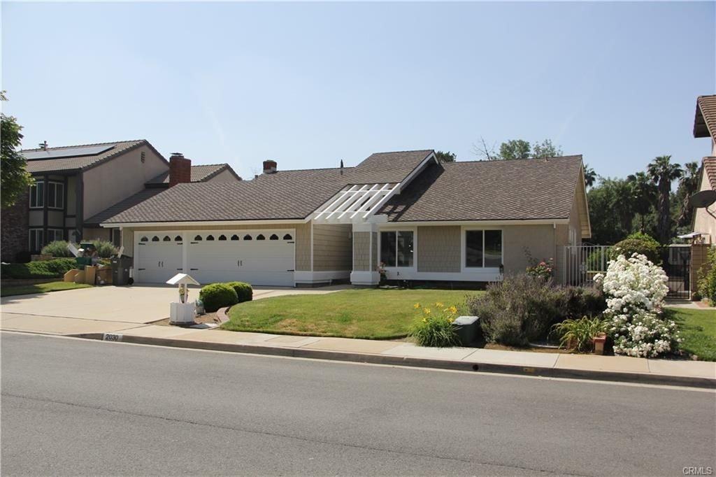 2030 Bogie Dr - Photo 2 of 29