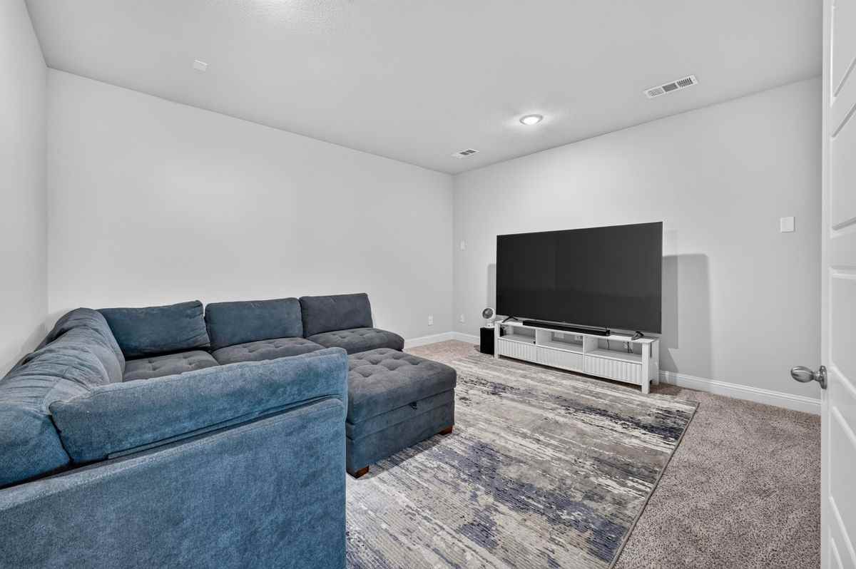 12991 Vinson Dr - Photo 4 of 5