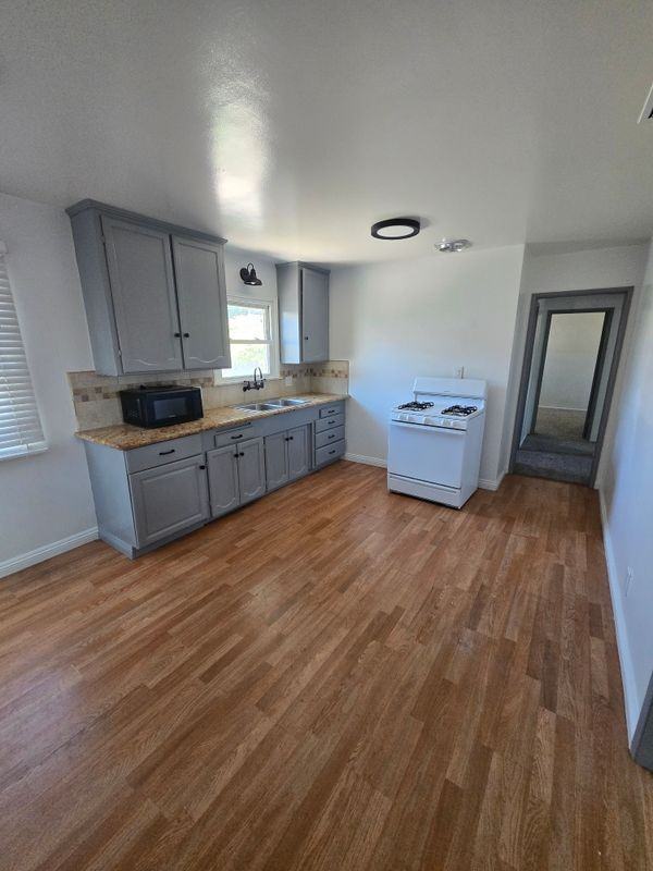 3585 Timothy Way - Photo 3 of 14