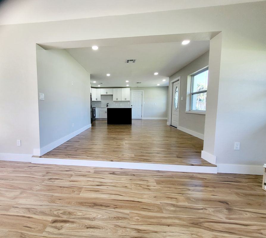 1660 Vernon Dicks Dr - Photo 4 of 15