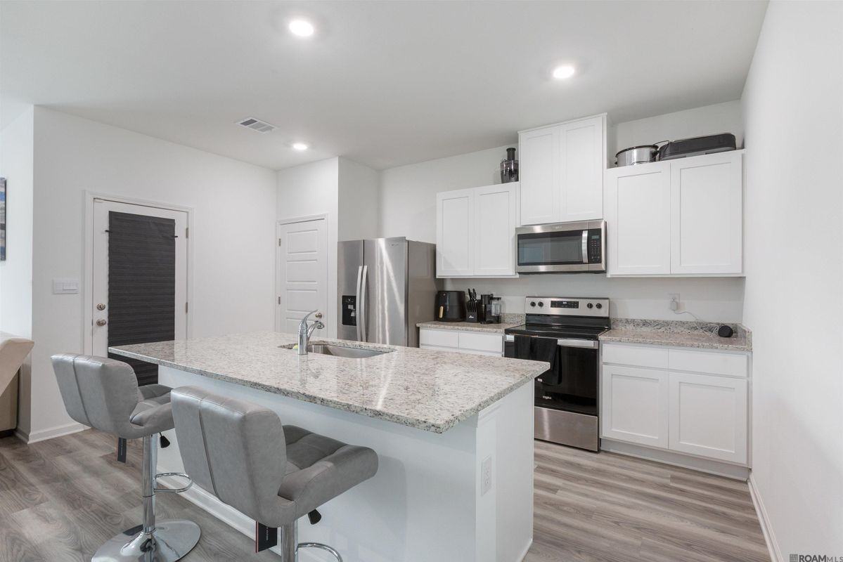 12822 Sweetleaf Ave - Photo 5 of 10