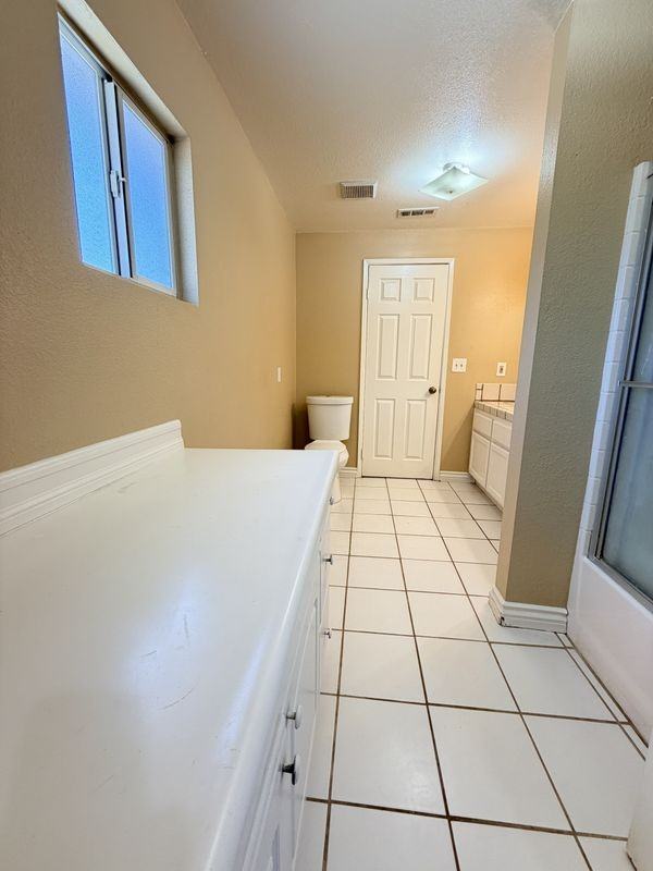2820 Madison St - Photo 2 of 9