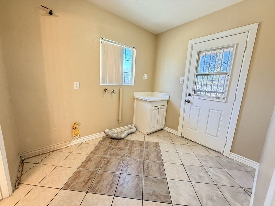 2820 Madison St - Photo 3 of 9