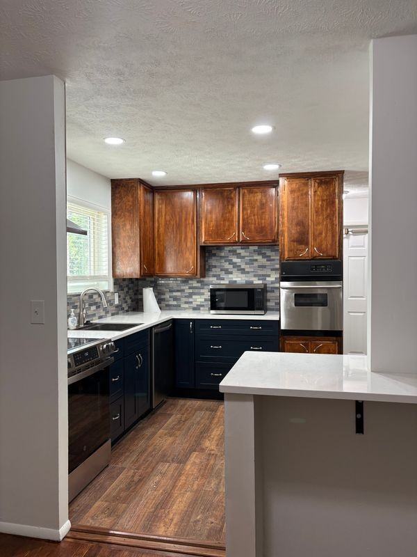 1352 Meredith Dr - Photo 3 of 10