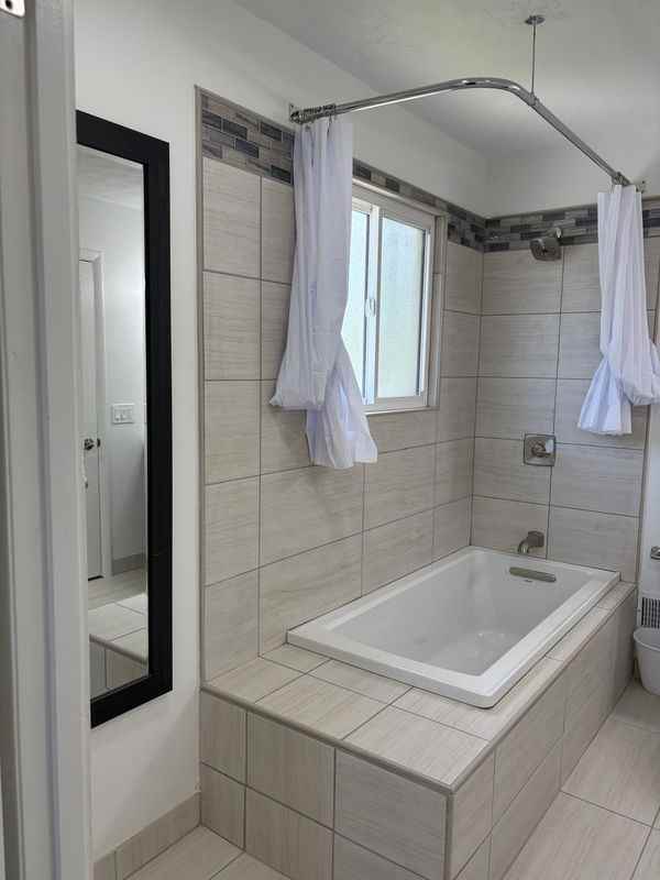 1352 Meredith Dr - Photo 4 of 10