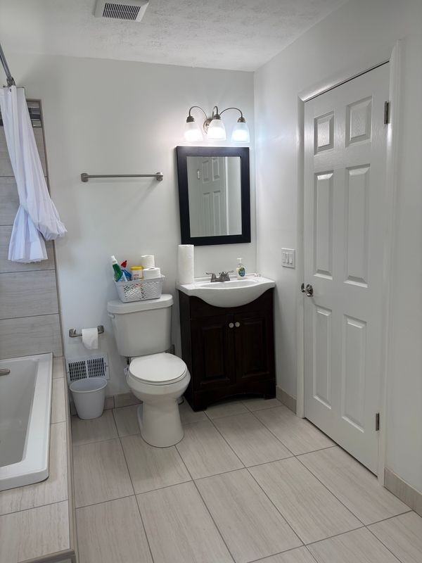 1352 Meredith Dr - Photo 5 of 10