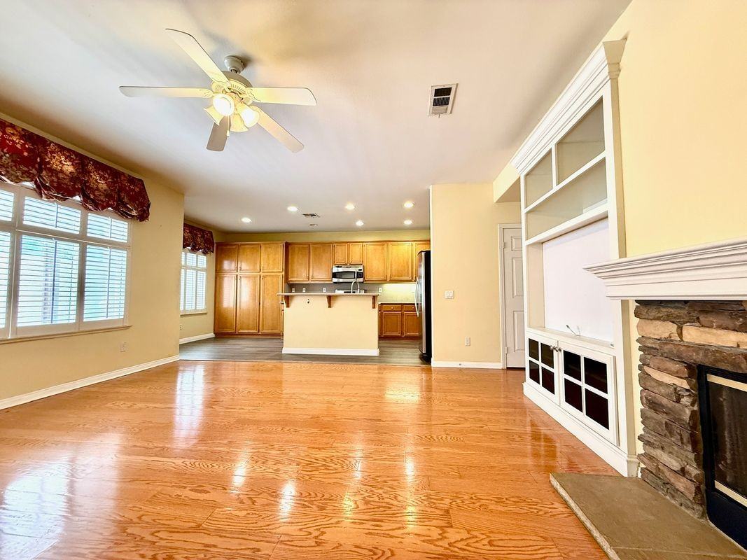1319 Jacaranda Cir - Photo 6 of 23