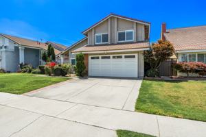 featured image of 13014 Espinheira Dr