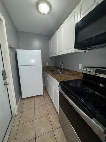 1132 Nw 4th Ave - Photo 2 of 6