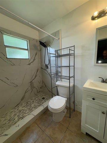 1132 Nw 4th Ave - Photo 4 of 6