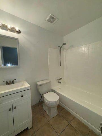 1132 Nw 4th Ave - Photo 5 of 6