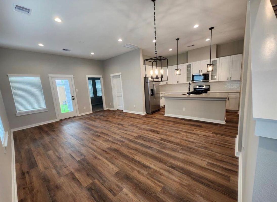 11321 Stonework Grove Ln - Photo 2 of 14