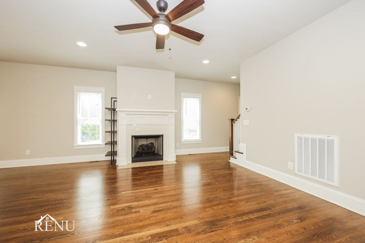 954 9th Ave S - Photo 5 of 18