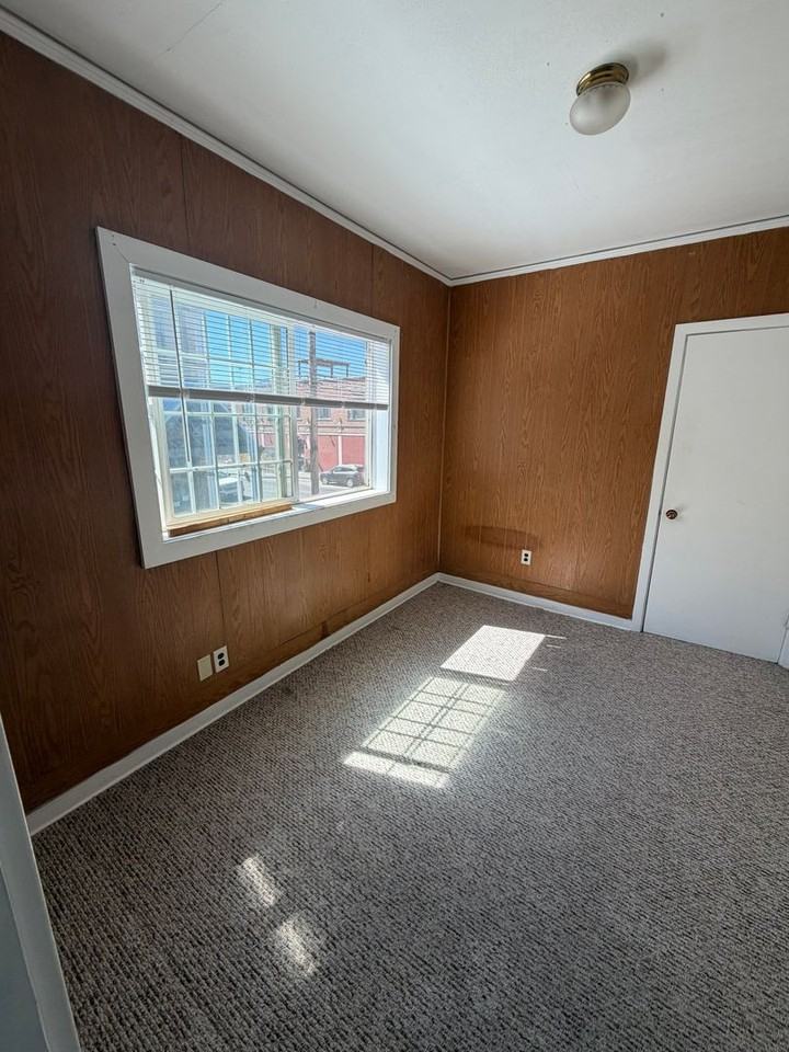127 N 8th St #A - Photo 5 of 10