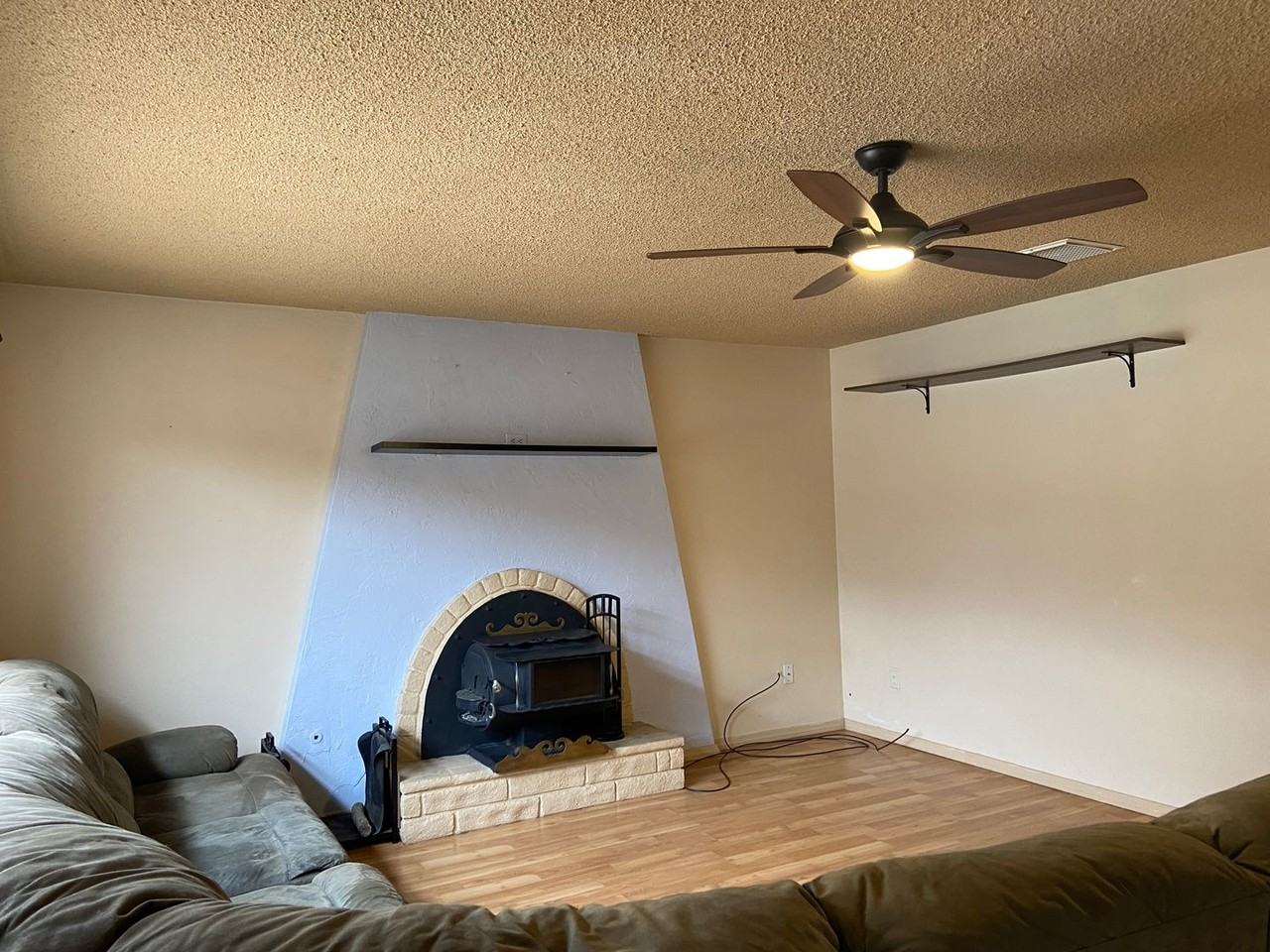 236 S Sunland St - Photo 2 of 11