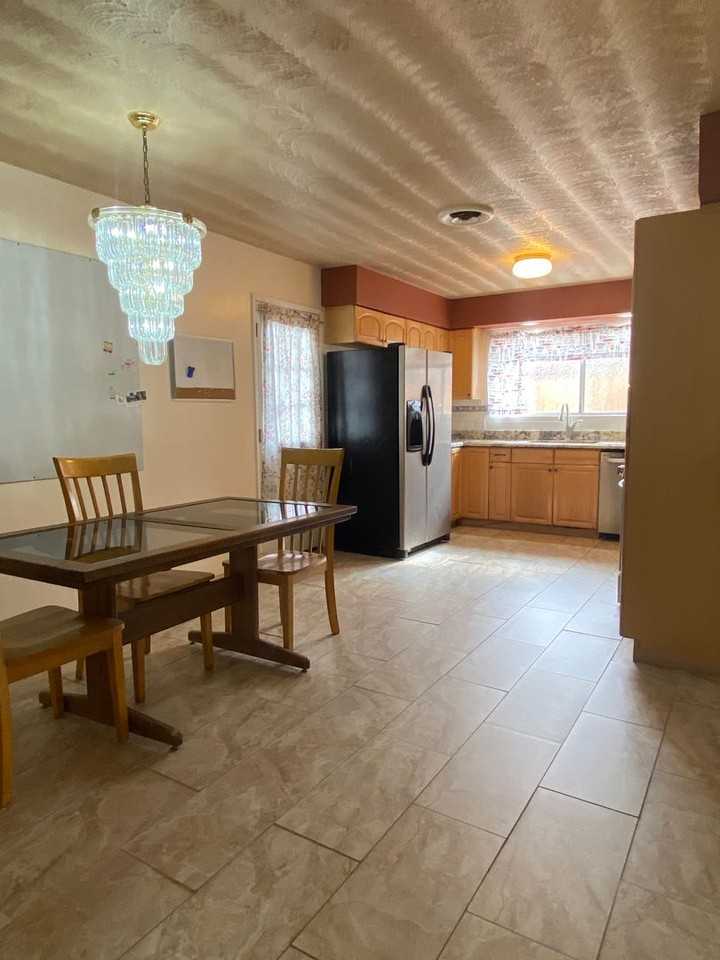 236 S Sunland St - Photo 4 of 11