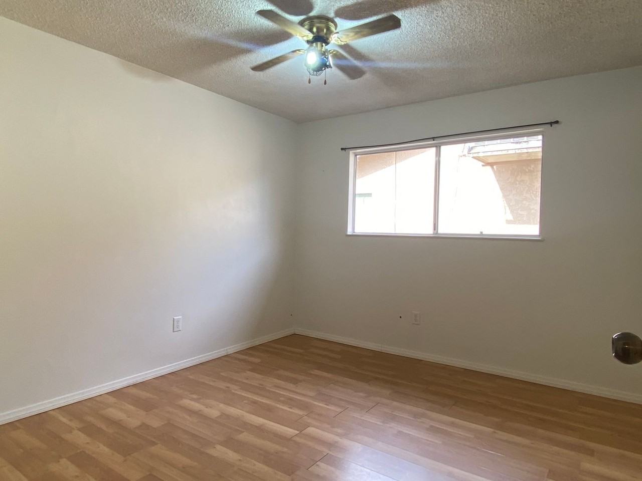 236 S Sunland St - Photo 7 of 11