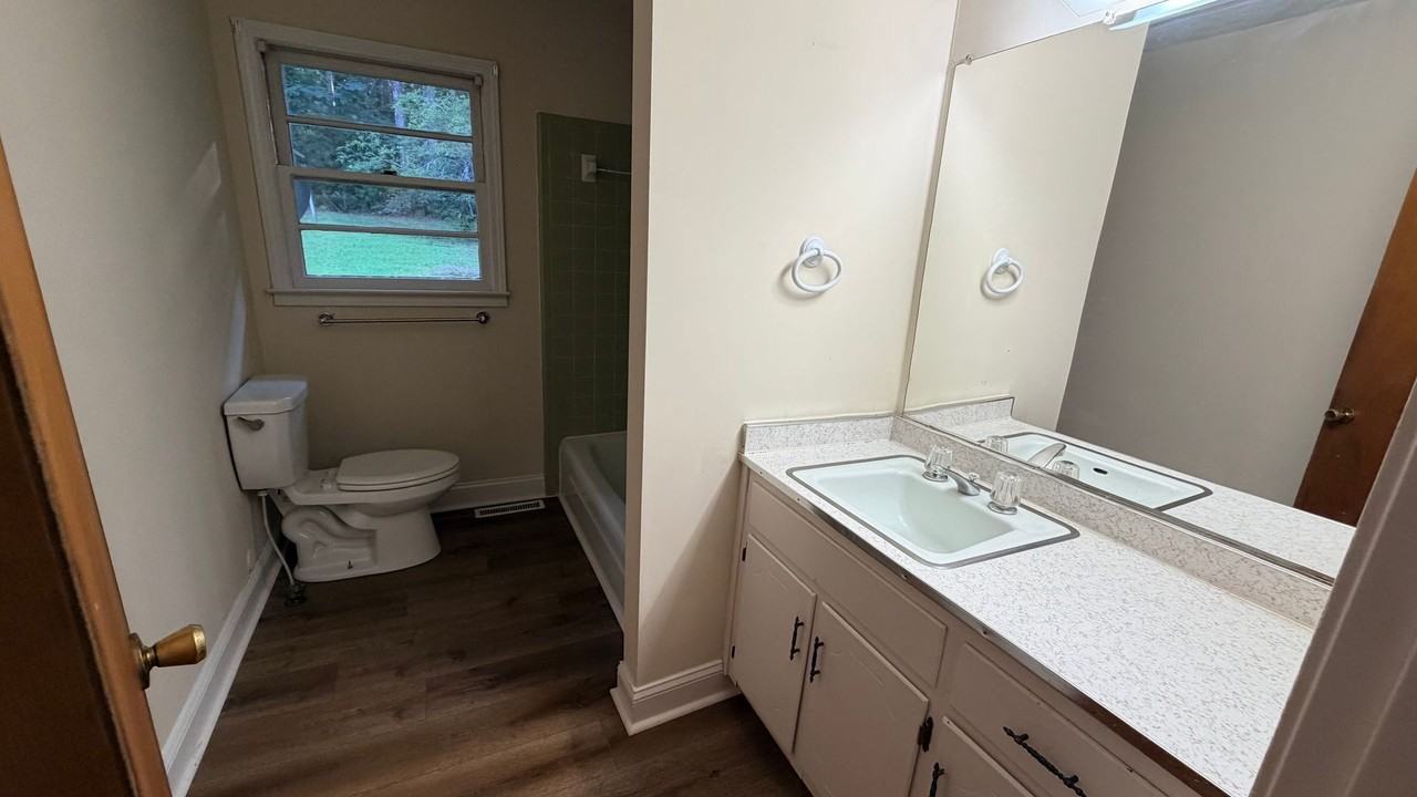 1900 Grady Rd - Photo 6 of 11