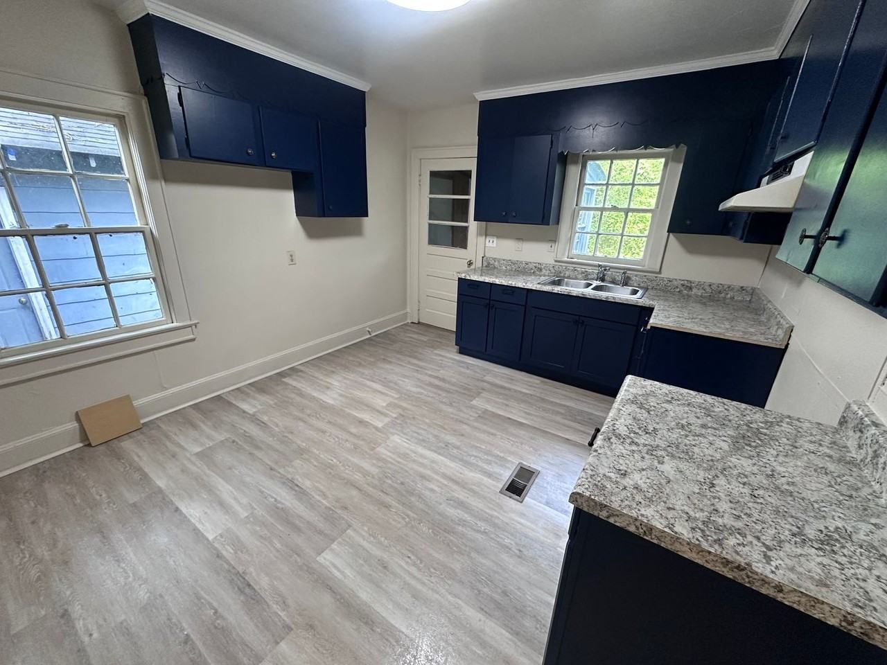 33 Williamson St Sw - Photo 4 of 8