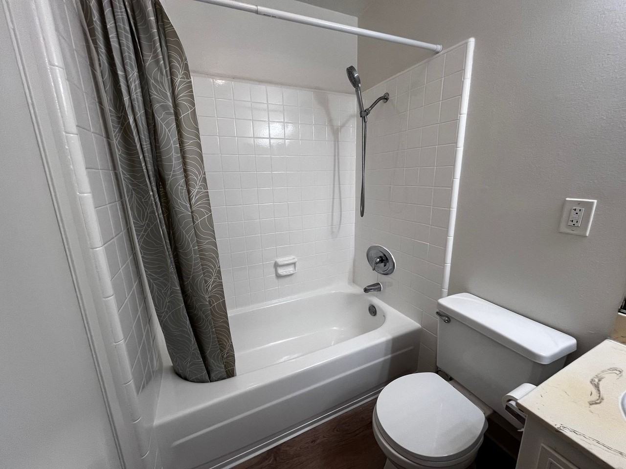 752 W Hemlock St - Photo 6 of 10
