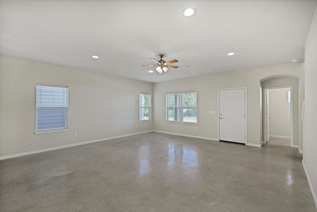 213 Grange St - Photo 2 of 20