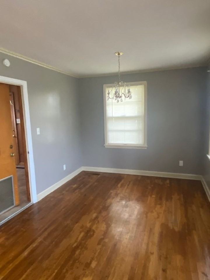 1211 Eugene St - Photo 3 of 20