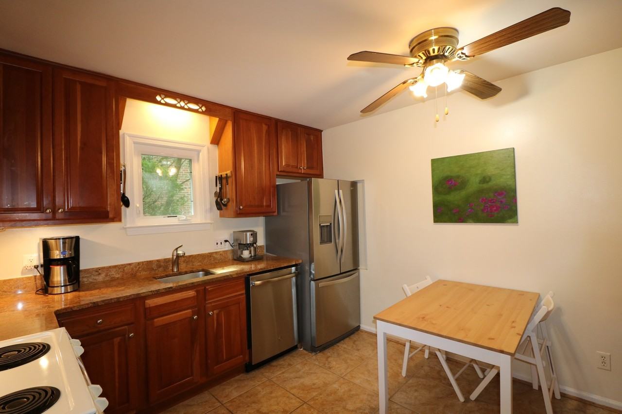 6703 Rannoch Rd - Photo 4 of 50