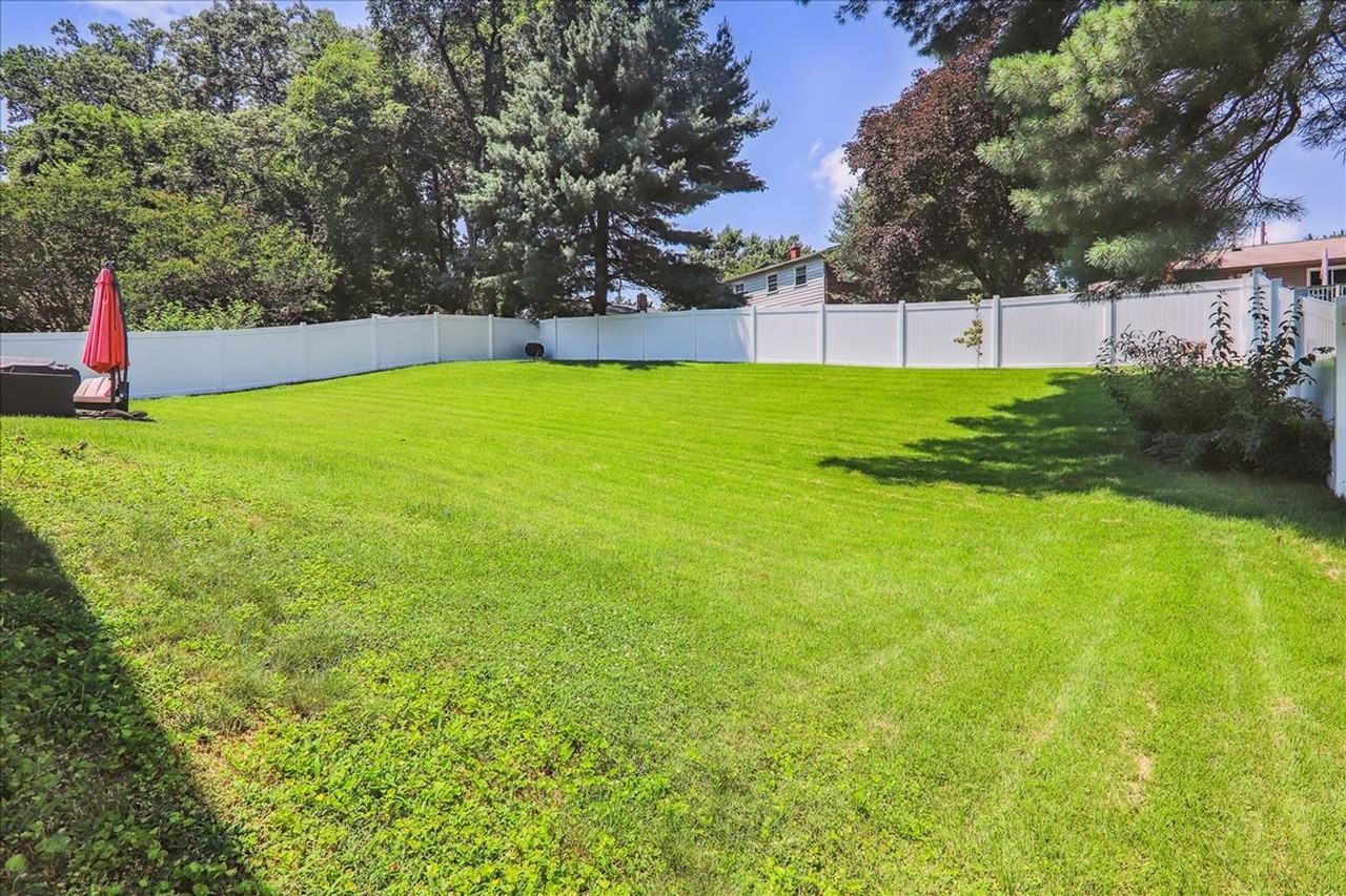 2711 Weller Rd - Photo 5 of 20