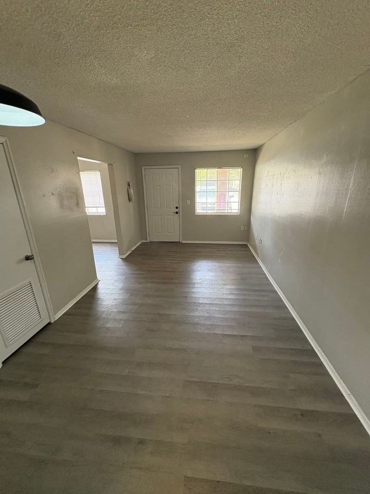 2517 Caper Ln #103 - Photo 2 of 9