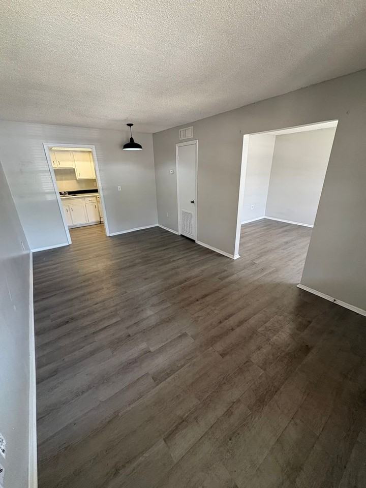 2517 Caper Ln #103 - Photo 3 of 9