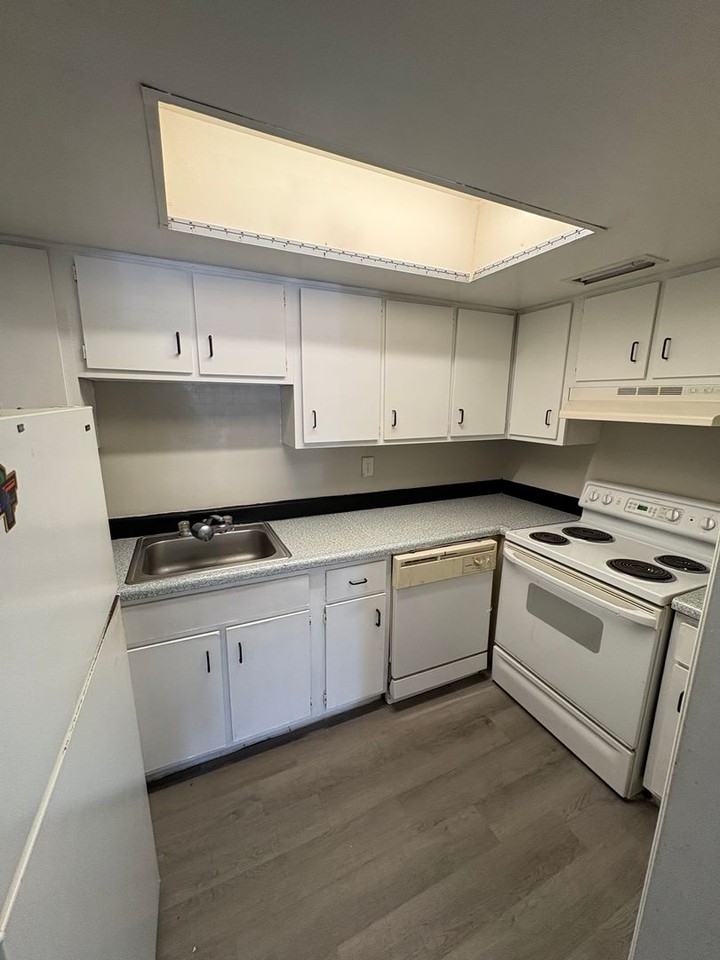 2517 Caper Ln #103 - Photo 4 of 9