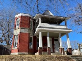 featured image of 814 Elmwood Ave