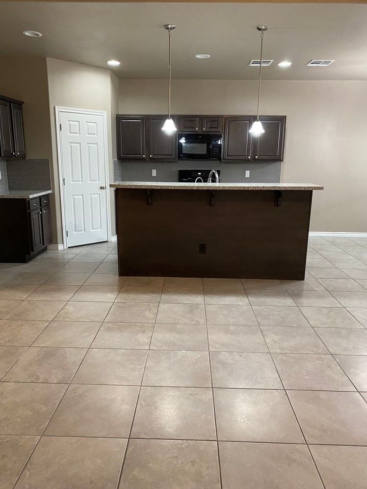 1644 Boise Dr - Photo 5 of 16