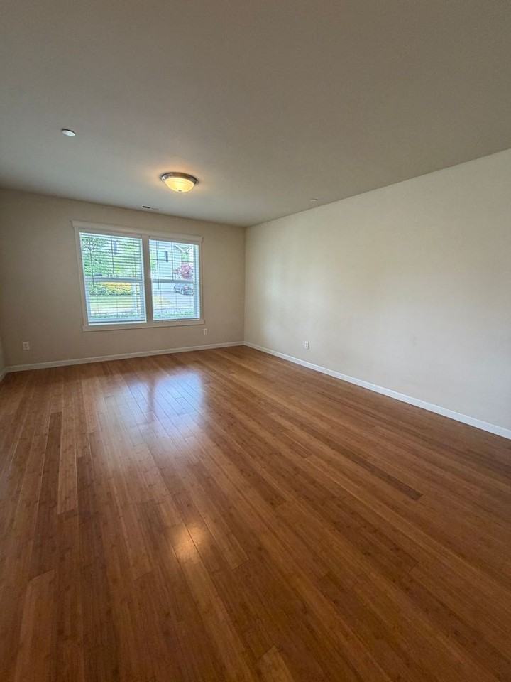 1319 Foreman Rd - Photo 3 of 27
