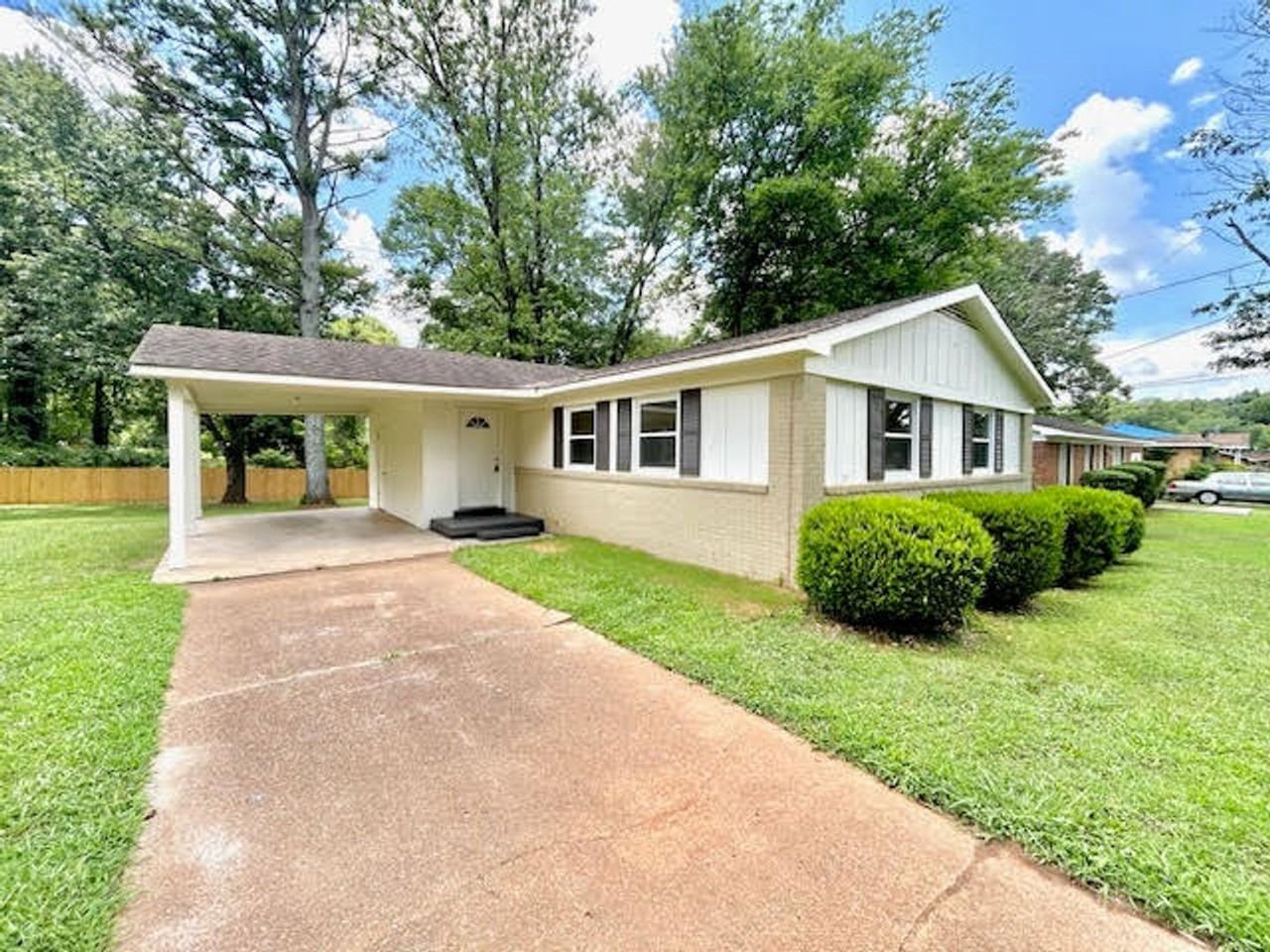 3130 Tucker Dr Nw - Photo 2 of 21