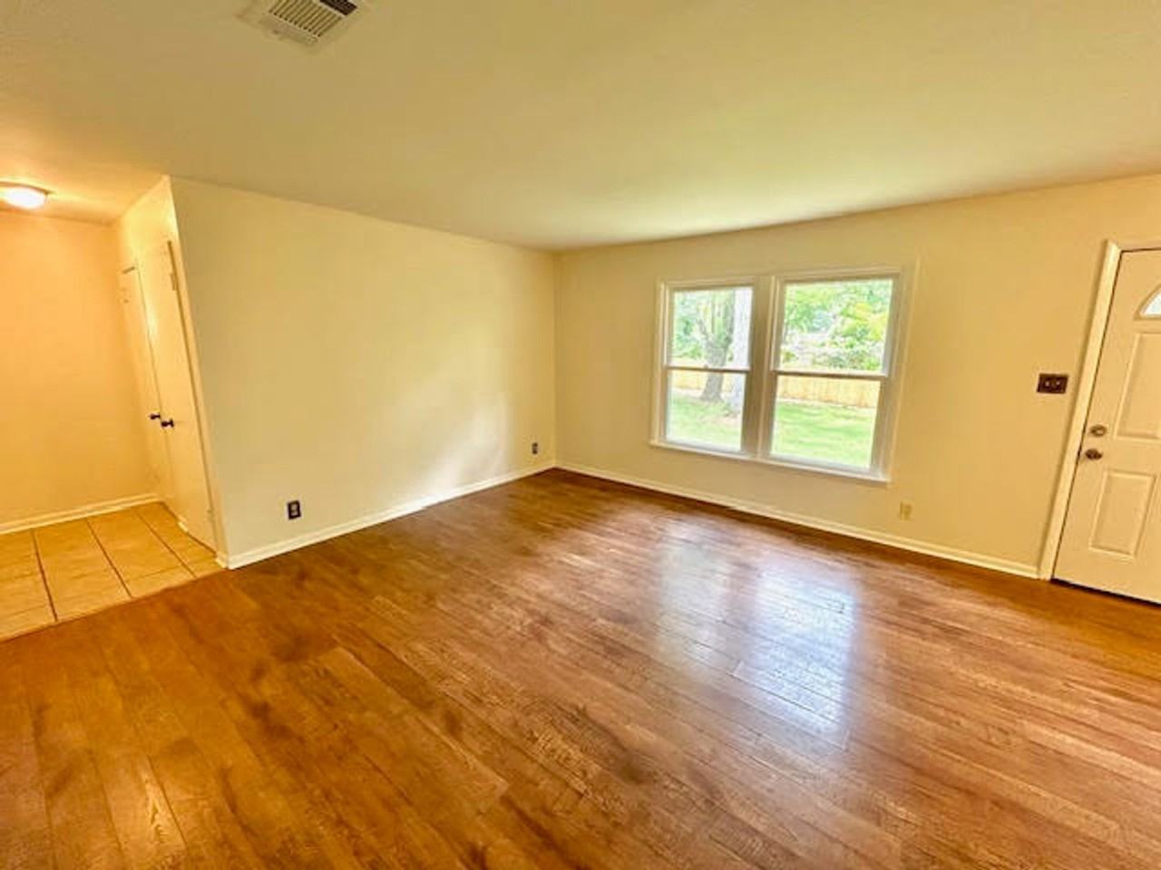 3130 Tucker Dr Nw - Photo 4 of 21