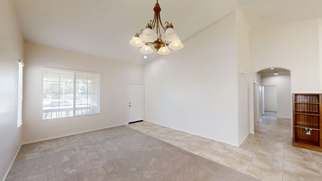 34400 Glenwood Dr - Photo 4 of 12