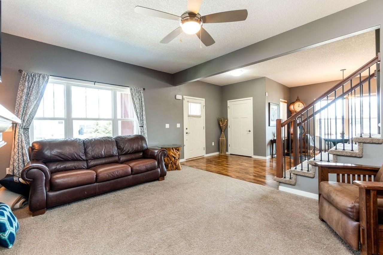 1651 Sw Arlan Dr - Photo 4 of 32