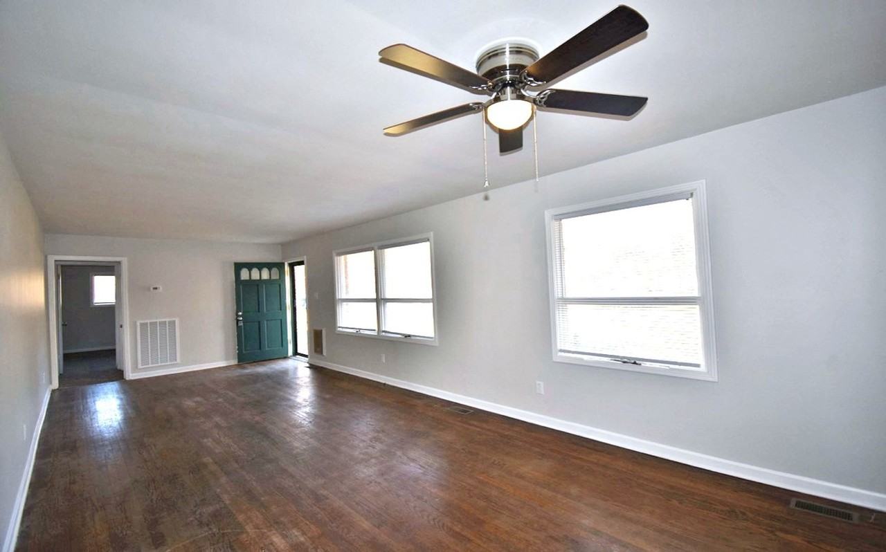 907 Dogwood Dr - Photo 3 of 18