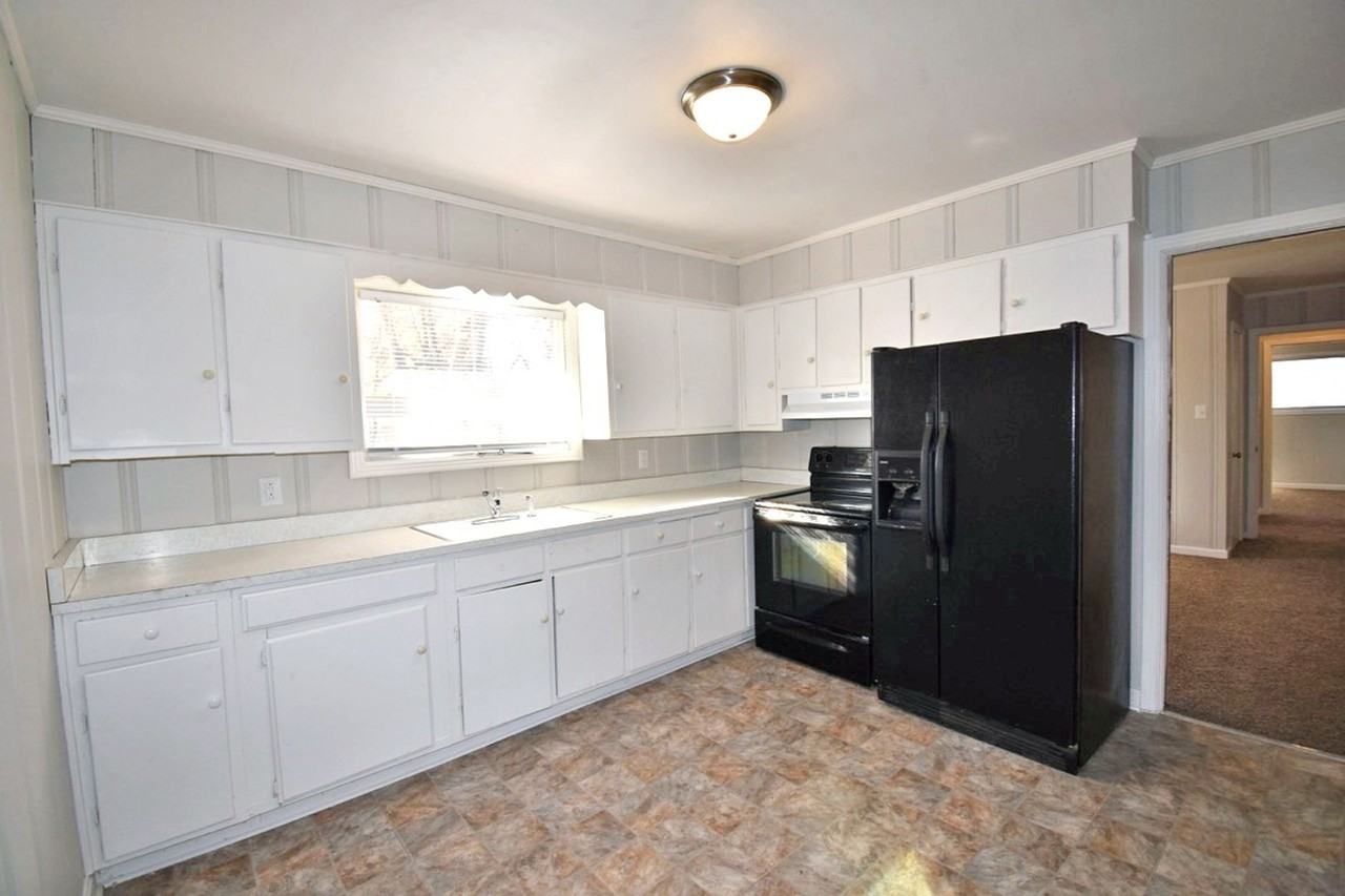 907 Dogwood Dr - Photo 7 of 18