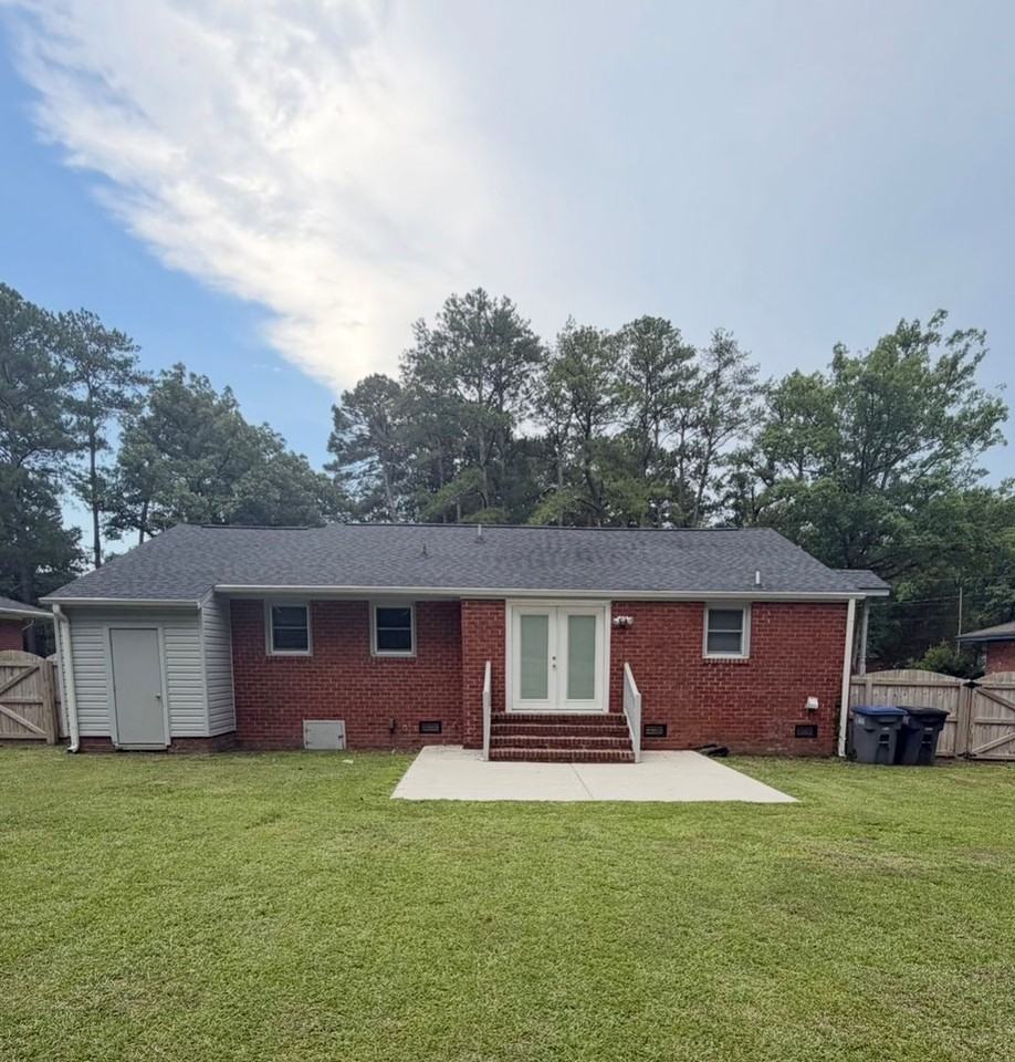 1904 Windsor Dr - Photo 3 of 18